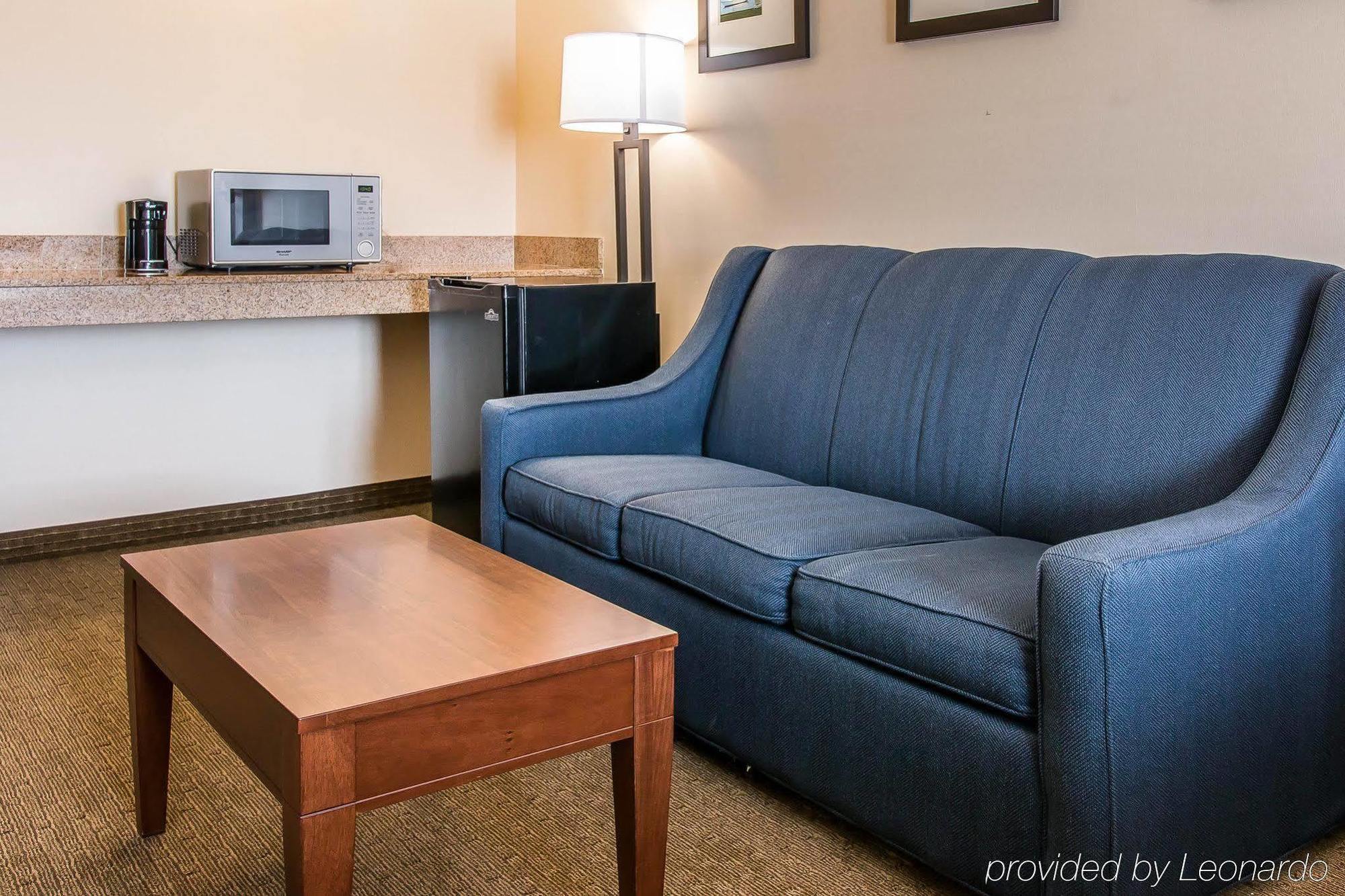 Comfort Suites Wixom Екстериор снимка